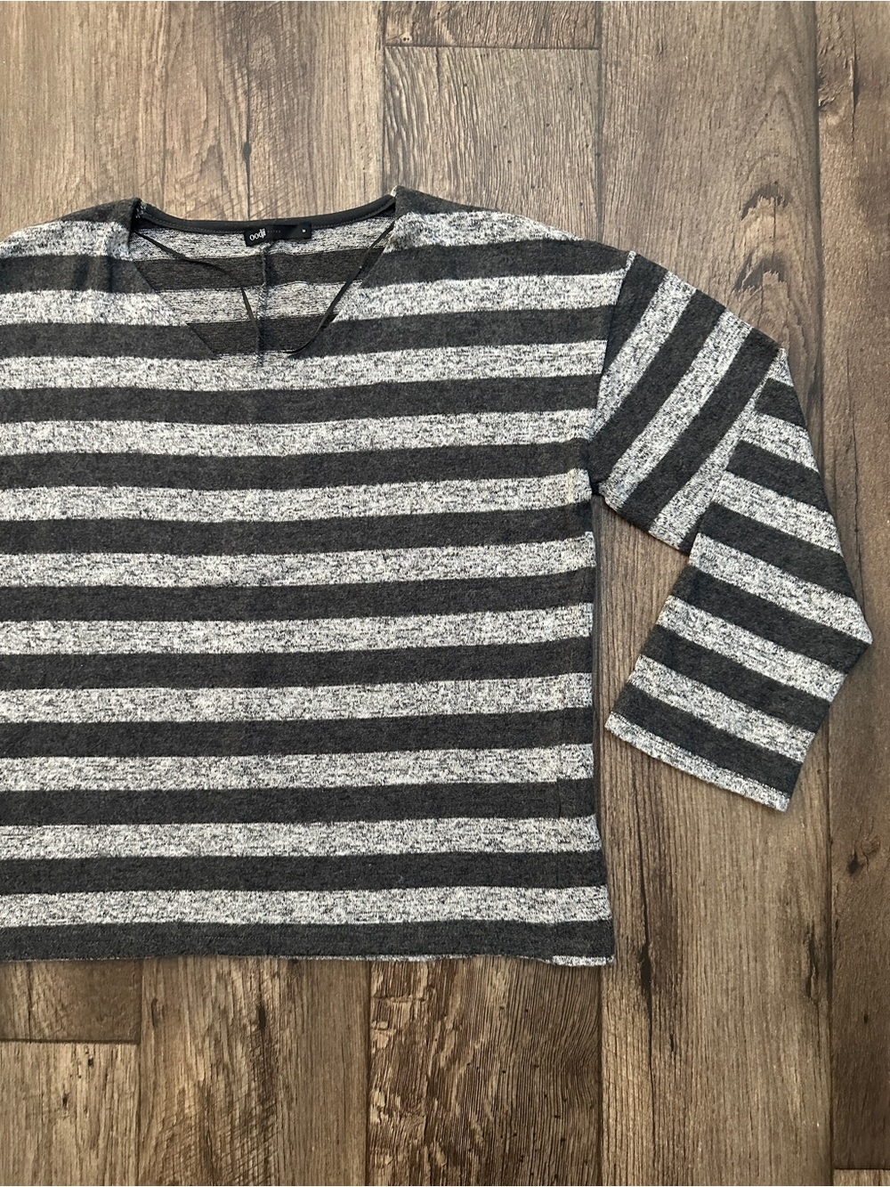 Oodji Ultra V-neck Sweater Wide Sleeves Women’s Size M Striped Gray